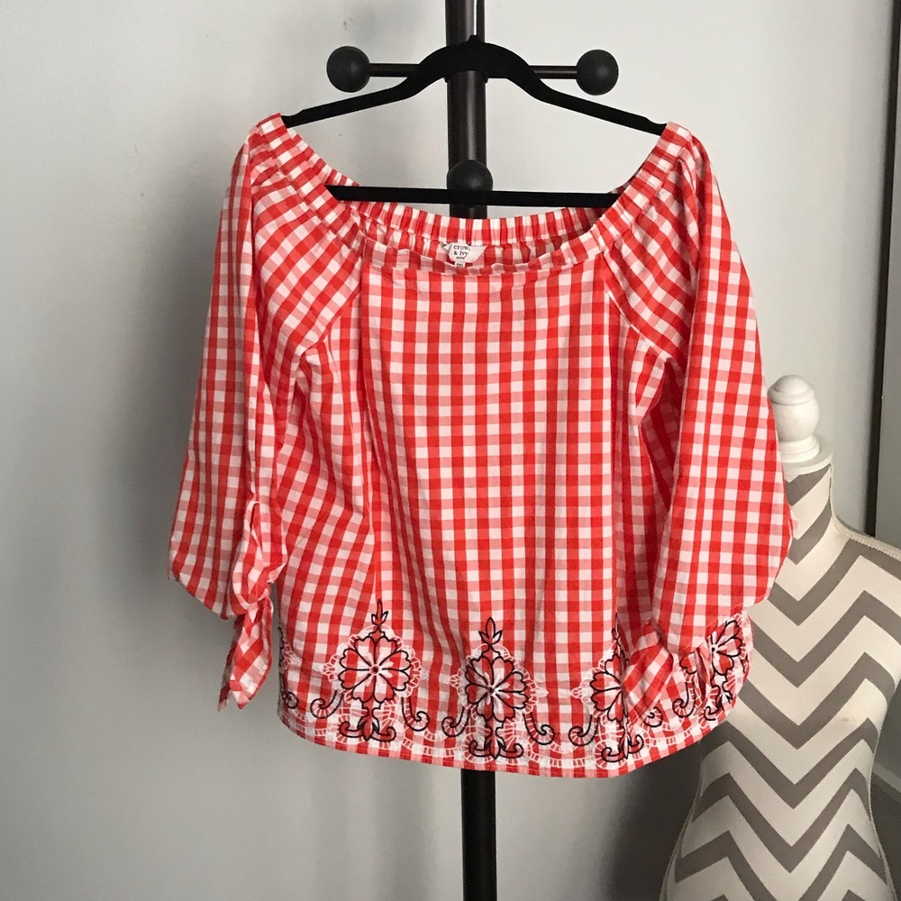 Crown & Ivy Top
